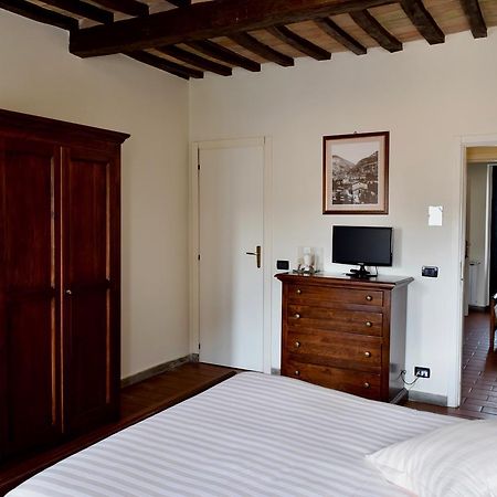 Residenza Le Logge Panzió Gubbio Kültér fotó