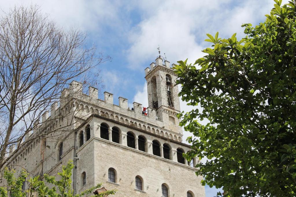 Residenza Le Logge Panzió Gubbio Kültér fotó