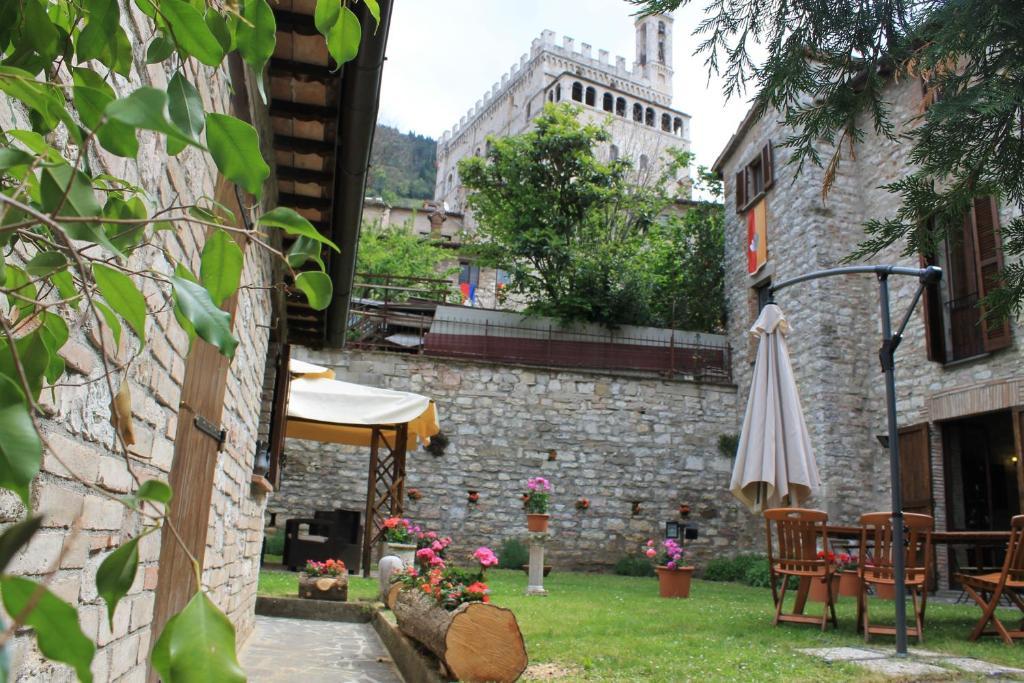 Residenza Le Logge Panzió Gubbio Kültér fotó
