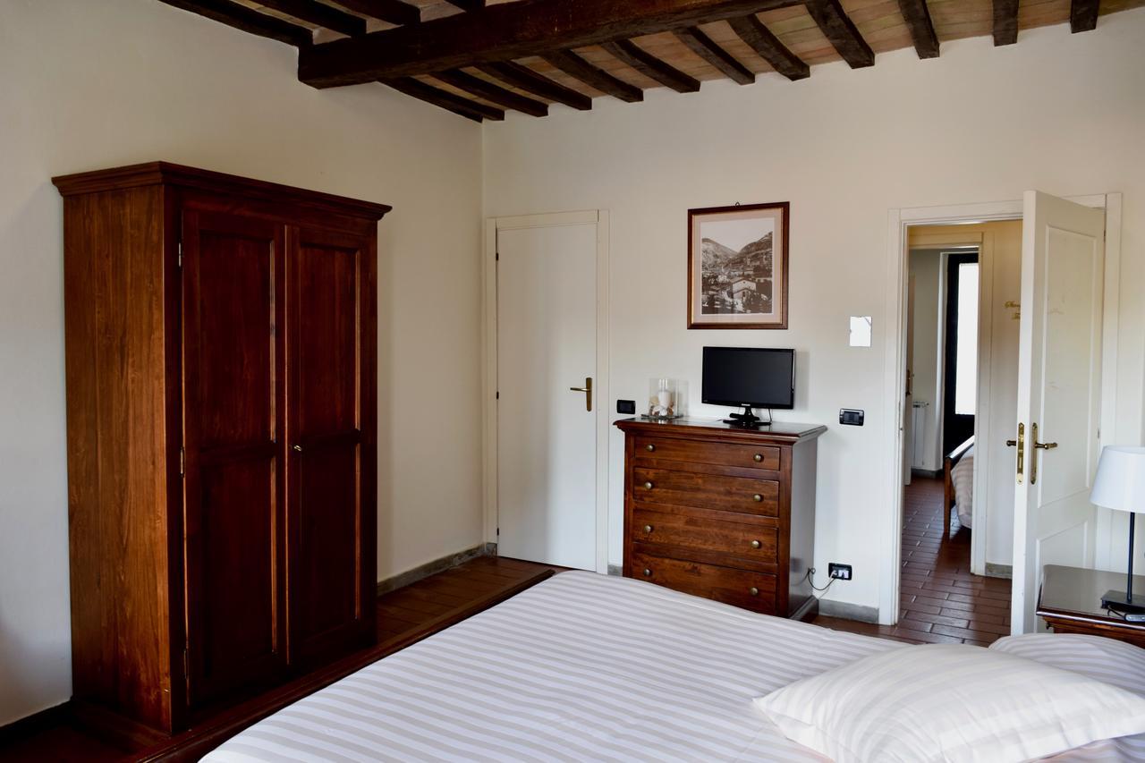 Residenza Le Logge Panzió Gubbio Kültér fotó